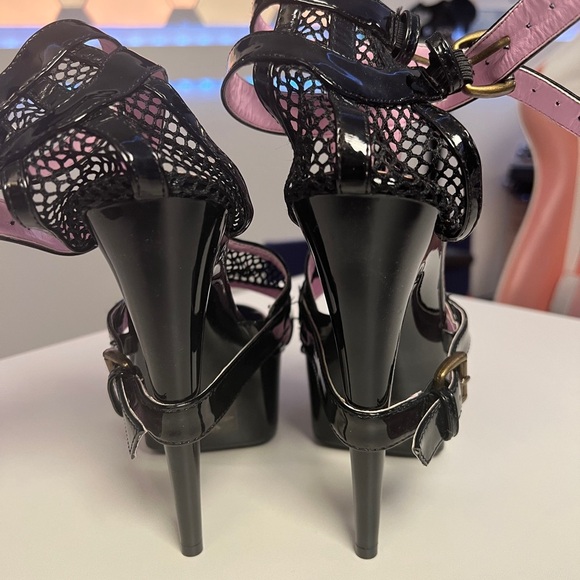 Ellie shoes size 7, 6” heel, black/pink, double ankle strap - Picture 4 of 6